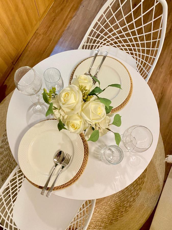 Cozy 1 Bedroom Scandinavian/tropical With Balcony & Parking Manila
